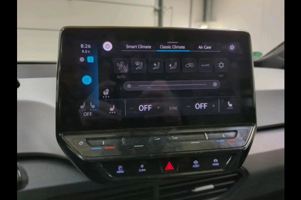 Volkswagen ID.3 First Plus 58 kWh Navigatie Apple Carplay/Android Auto Camera Parkeersensoren Adaptive Cruise Control Full LED Matrix Stoel- en stuurverwarming Lichtmetalen velgen Climate Control