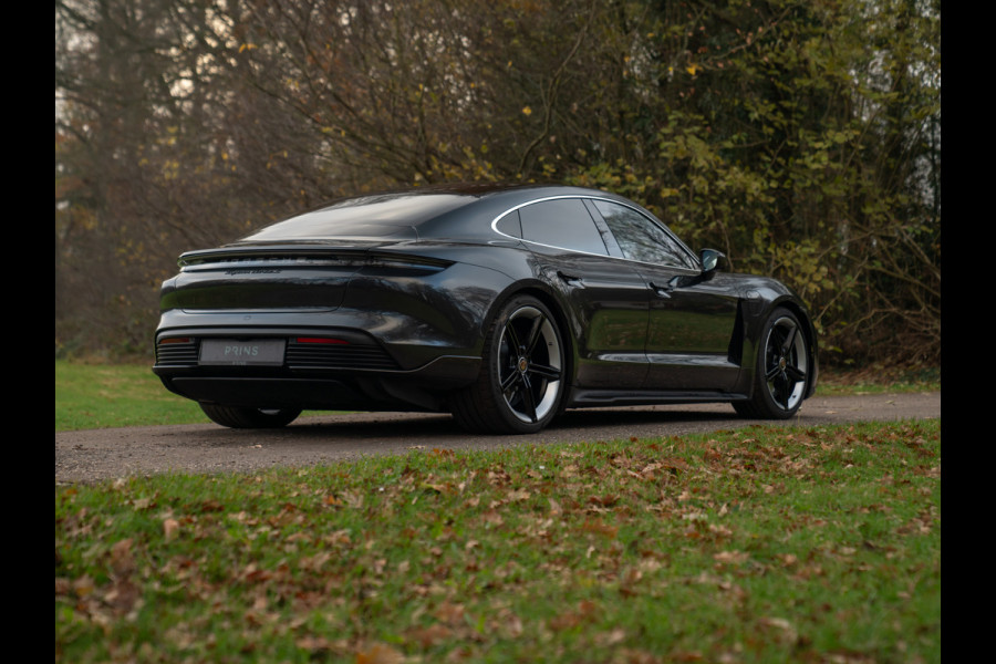 Porsche Taycan Turbo S 93 kWh | SportDesign Carbon | Burmester | Keramisch | PDCC Sport