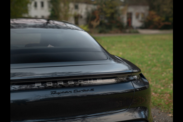 Porsche Taycan Turbo S 93 kWh | SportDesign Carbon | Burmester | Keramisch | PDCC Sport