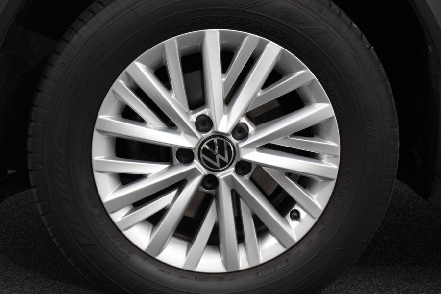 Volkswagen T-Roc 1.5 TSI 150pk DSG Life Navigatie Apple Carplay/Android Auto Parkeersensoren Camera Adaptive Cruise Control Park Assist StoelverwarmingVirtual Cockpit