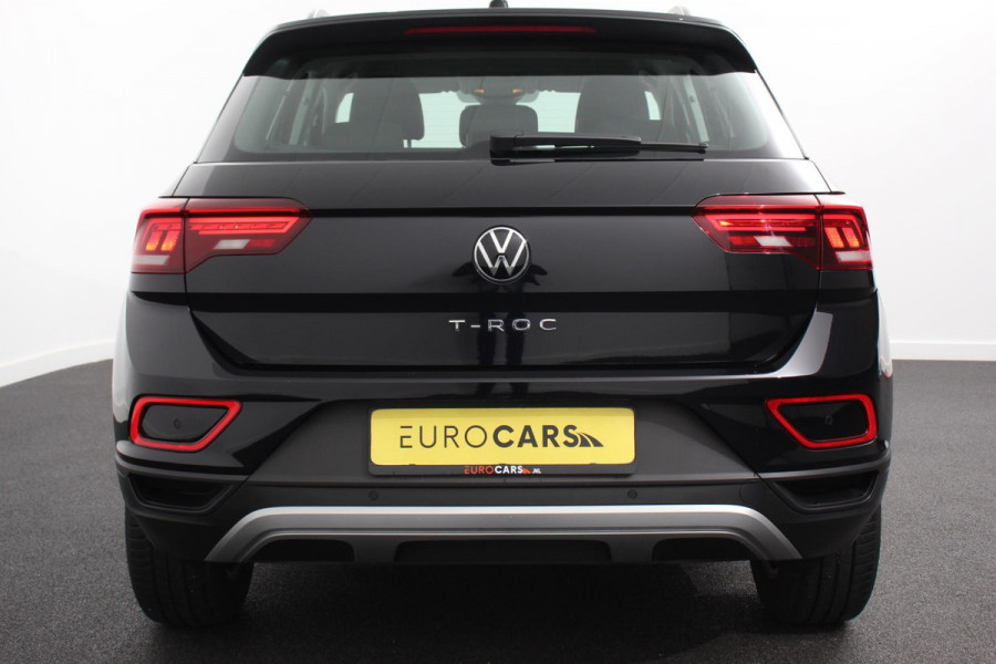 Volkswagen T-Roc 1.5 TSI 150pk DSG Life Navigatie Apple Carplay/Android Auto Parkeersensoren Camera Adaptive Cruise Control Park Assist StoelverwarmingVirtual Cockpit