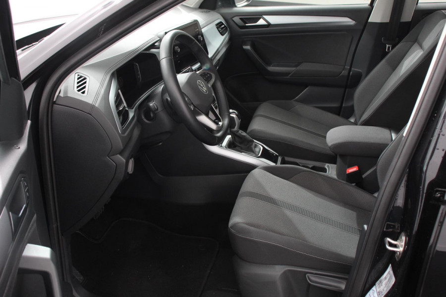 Volkswagen T-Roc 1.5 TSI 150pk DSG Life Navigatie Apple Carplay/Android Auto Parkeersensoren Camera Adaptive Cruise Control Park Assist StoelverwarmingVirtual Cockpit