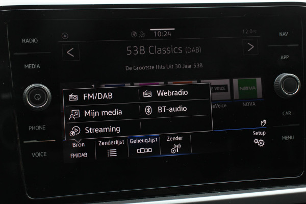 Volkswagen T-Roc 1.5 TSI 150pk DSG Life Navigatie Apple Carplay/Android Auto Parkeersensoren Camera Adaptive Cruise Control Park Assist StoelverwarmingVirtual Cockpit