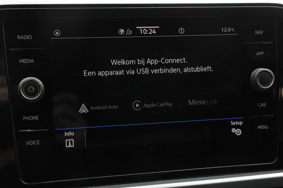 Volkswagen T-Roc 1.5 TSI 150pk DSG Life Navigatie Apple Carplay/Android Auto Parkeersensoren Camera Adaptive Cruise Control Park Assist StoelverwarmingVirtual Cockpit