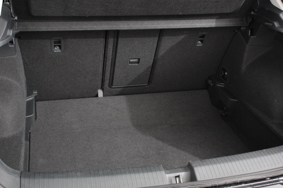 Volkswagen T-Roc 1.5 TSI 150pk DSG Life Navigatie Apple Carplay/Android Auto Parkeersensoren Camera Adaptive Cruise Control Park Assist StoelverwarmingVirtual Cockpit