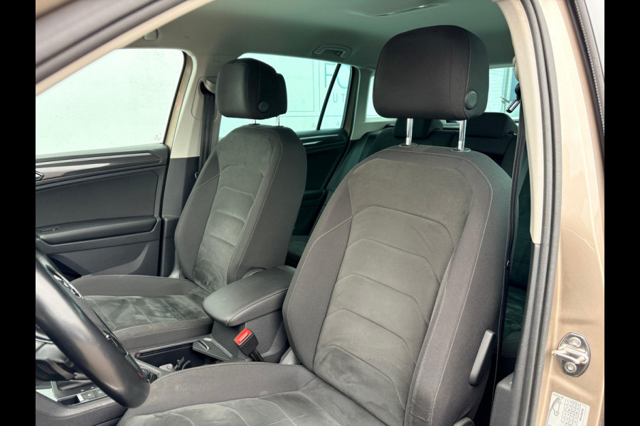 Volkswagen Tiguan 2.0 TSI 4Motion Highline R-LINE ACC | KEYLESS | ELECTR. A-KLEP | 19-inch LMV | TREKHAAK