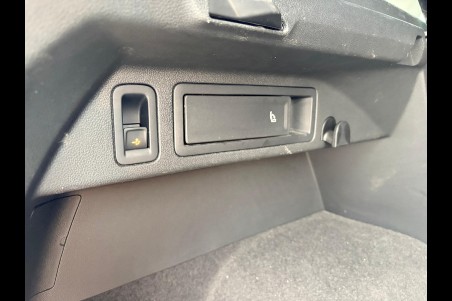 Volkswagen Tiguan 2.0 TSI 4Motion Highline R-LINE ACC | KEYLESS | ELECTR. A-KLEP | 19-inch LMV | TREKHAAK