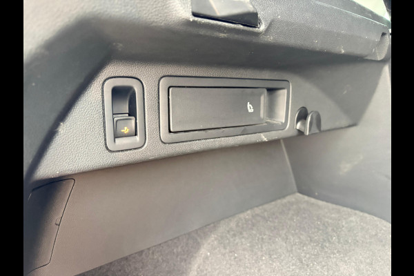 Volkswagen Tiguan 2.0 TSI 4Motion Highline R-LINE ACC | KEYLESS | ELECTR. A-KLEP | 19-inch LMV | TREKHAAK