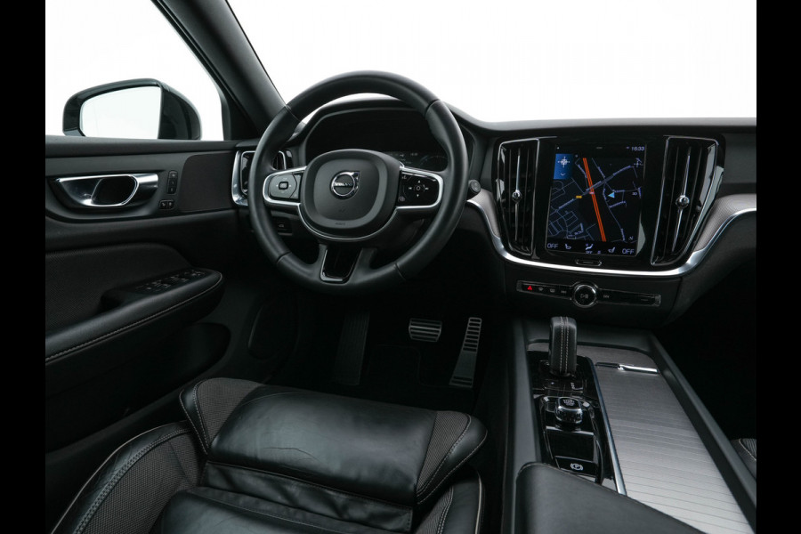 Volvo V60 2.0 B3 R-Design (INCL-BTW) *LEATHER-FABRIC | DIGI-COCKPIT | FULL-LED | MEMORY-PACK | HEATED-SPORTSEATS | LANE-ASSIST | NAVI-FULLMAP | CAMERA | DAB+ | PRIVACY-GLASS | ECC | PDC | TOWBAR | 19''ALU*