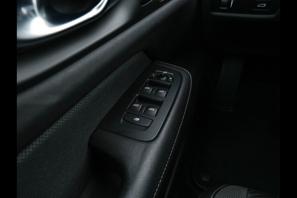 Volvo V60 2.0 B3 R-Design (INCL-BTW) *LEATHER-FABRIC | DIGI-COCKPIT | FULL-LED | MEMORY-PACK | HEATED-SPORTSEATS | LANE-ASSIST | NAVI-FULLMAP | CAMERA | DAB+ | PRIVACY-GLASS | ECC | PDC | TOWBAR | 19''ALU*