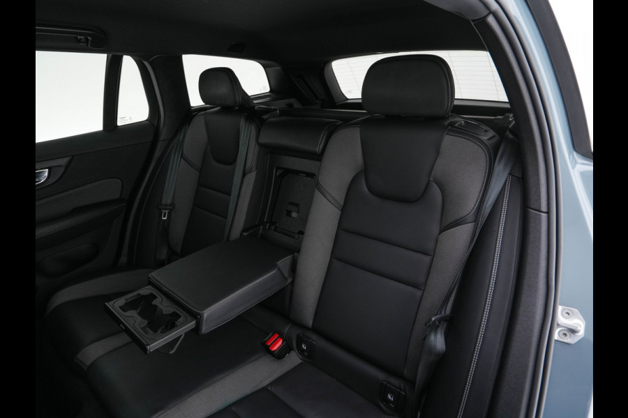 Volvo V60 2.0 B3 R-Design (INCL-BTW) *LEATHER-FABRIC | DIGI-COCKPIT | FULL-LED | MEMORY-PACK | HEATED-SPORTSEATS | LANE-ASSIST | NAVI-FULLMAP | CAMERA | DAB+ | PRIVACY-GLASS | ECC | PDC | TOWBAR | 19''ALU*