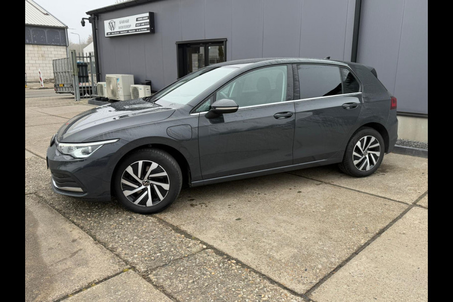 Volkswagen Golf 1.4 eHybrid Style plug inn hybride