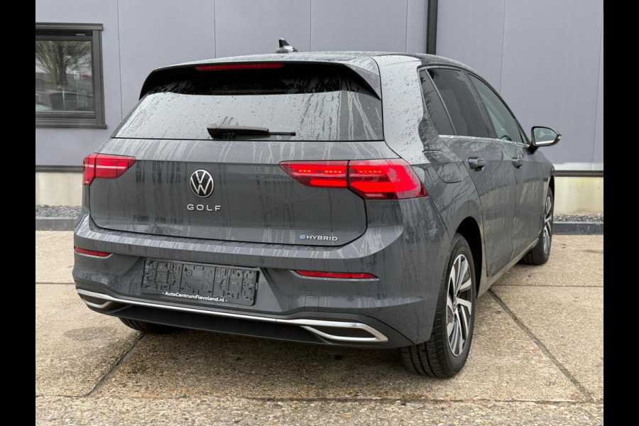 Volkswagen Golf 1.4 eHybrid Style plug inn hybride