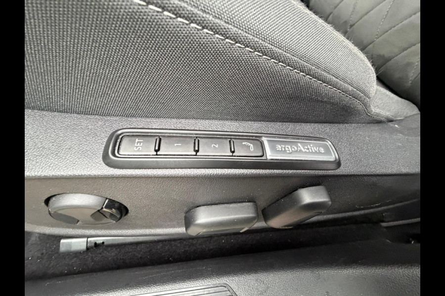 Volkswagen Golf 1.4 eHybrid Style plug inn hybride