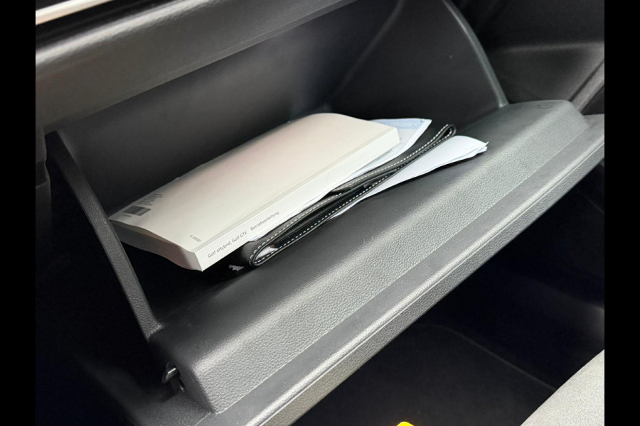 Volkswagen Golf 1.4 eHybrid Style plug inn hybride