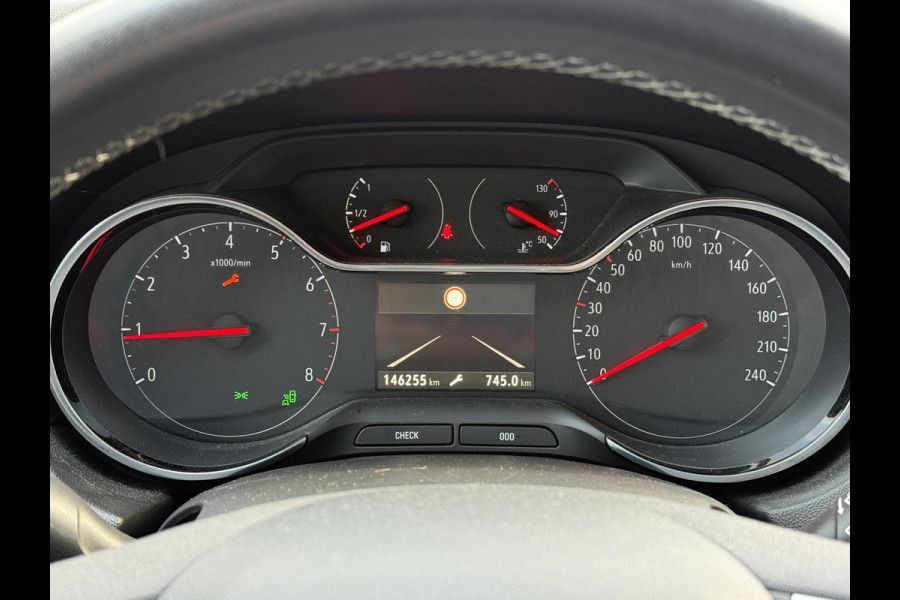 Opel Grandland X BWJ 11-2020 | 1.2T 131PK Bus Executive | TREKHAAK | CLIMA | NAVI | LEDER/STOF | SPORTSTOELEN | PDC 2X | CARPLAY |