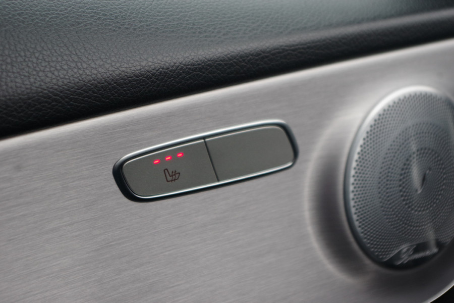 Mercedes-Benz C-Klasse Coupé 180 Premium AMG-Line Night Edition, Panoramadak, Burmester, Keyless, 19" LM, Camera