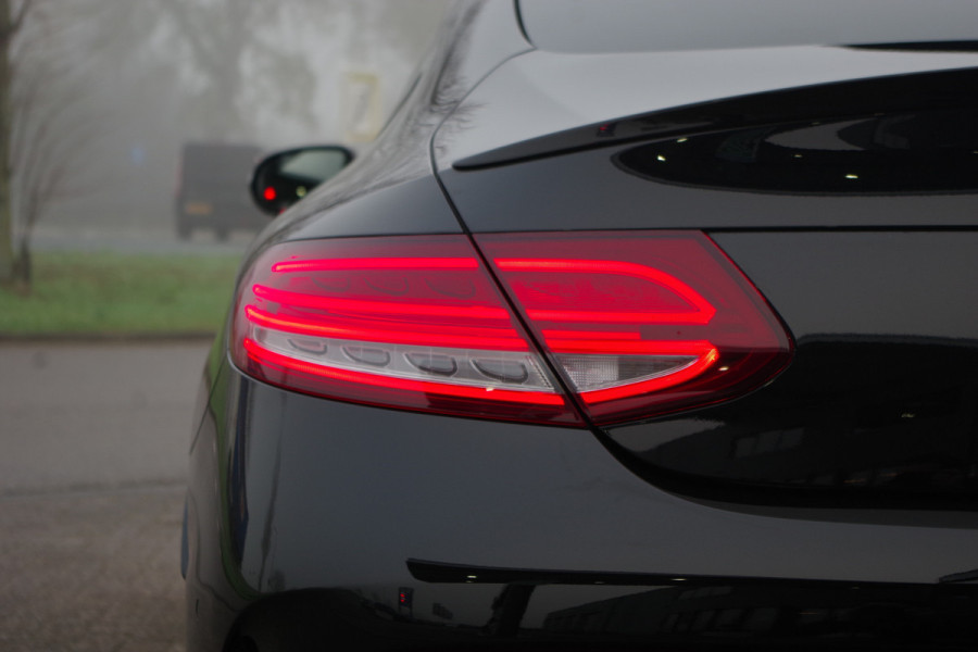 Mercedes-Benz C-Klasse Coupé 180 Premium AMG-Line Night Edition, Panoramadak, Burmester, Keyless, 19" LM, Camera