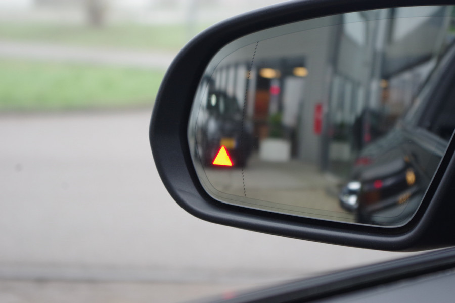 Mercedes-Benz C-Klasse Coupé 180 Premium AMG-Line Night Edition, Panoramadak, Burmester, Keyless, 19" LM, Camera