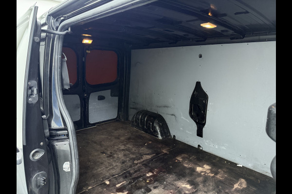 Renault Trafic 2.0DCI 145PK T29 L2H1 Comfort 3-Persoons Trekhaak Apple Carplay Android Navi Airco Cruise Control Bluetooth Lmv Pdc Betonplex Vloer Wandbetimmering Schuifdeur Sidebars Euro 6 Origineel Nederlandse Auto