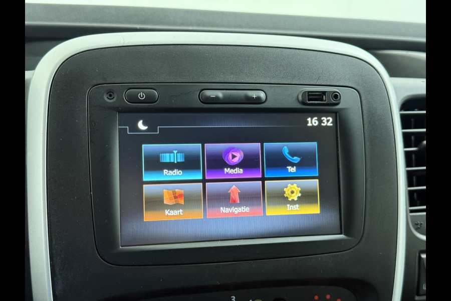 Renault Trafic 2.0DCI 145PK T29 L2H1 Comfort 3-Persoons Trekhaak Apple Carplay Android Navi Airco Cruise Control Bluetooth Lmv Pdc Betonplex Vloer Wandbetimmering Schuifdeur Sidebars Euro 6 Origineel Nederlandse Auto