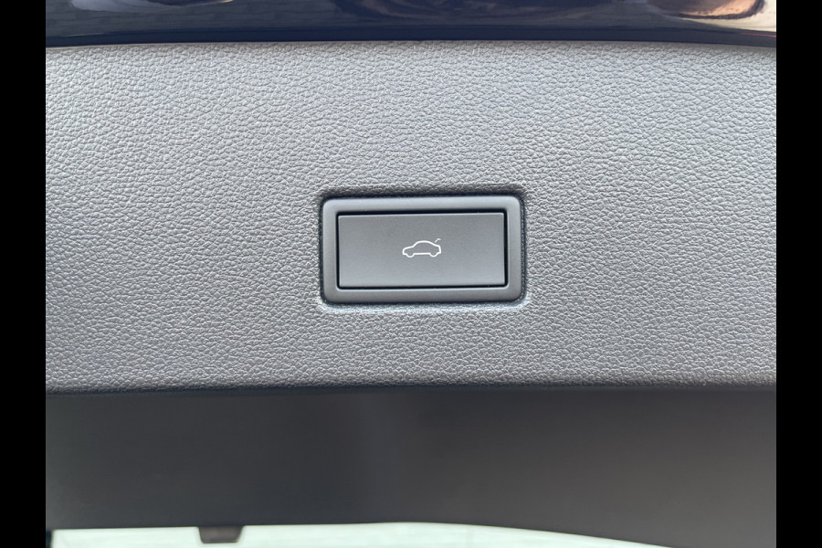 Volkswagen T-Roc 1.5 TSI Style | Pano | CarPlay | ACC | IQ Light | DAB+ | 18 inch