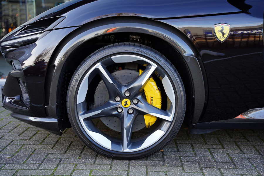 Ferrari Purosangue 6.5 V12 Full Carbon Pack Lifting Panoramadak