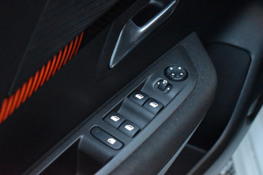 Peugeot 208 101PK AUT. Puretech BLUE ACTIVE CARPLAY/PDC/CRUISE