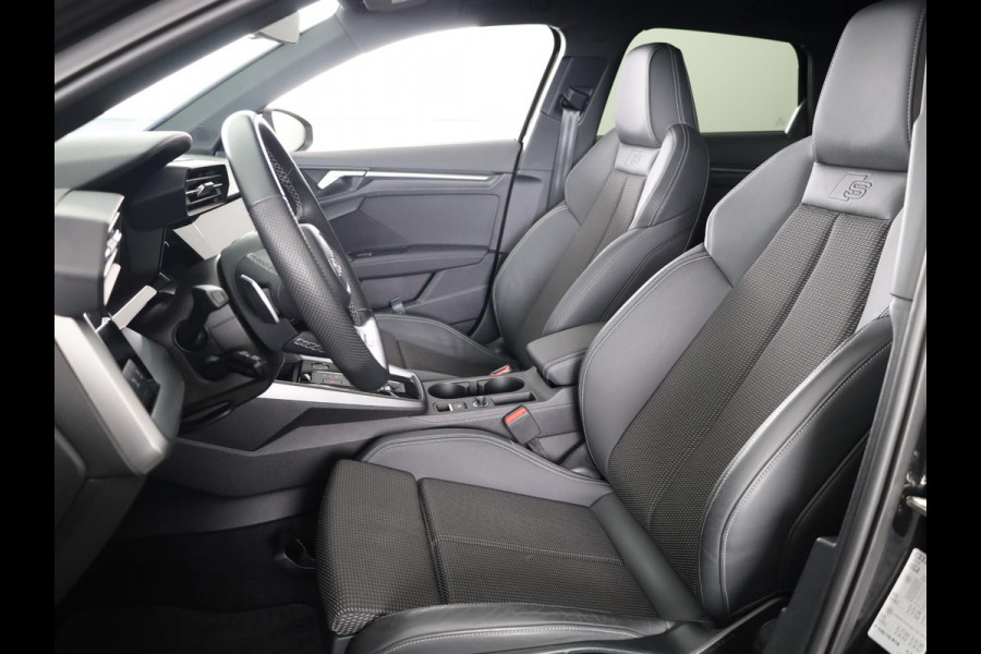 Audi A3 Sportback 35 TFSI S edition | Verlengde Garantie | Optiek zwart pakket | Parkeersensoren achterzijde | Afneembare trekhaak |