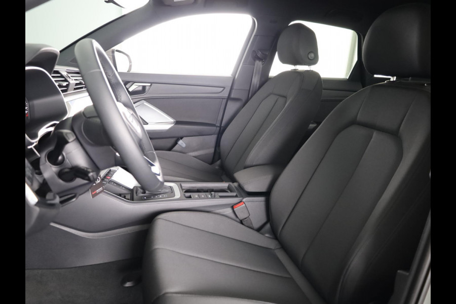 Audi Q3 35 TFSI Advanced Edition 150 pk S-tronic | Verlengde garantie | Navigatie | Gratis Winterset | Achteruitrijcamera | LED koplampen | Stoelverwarming |