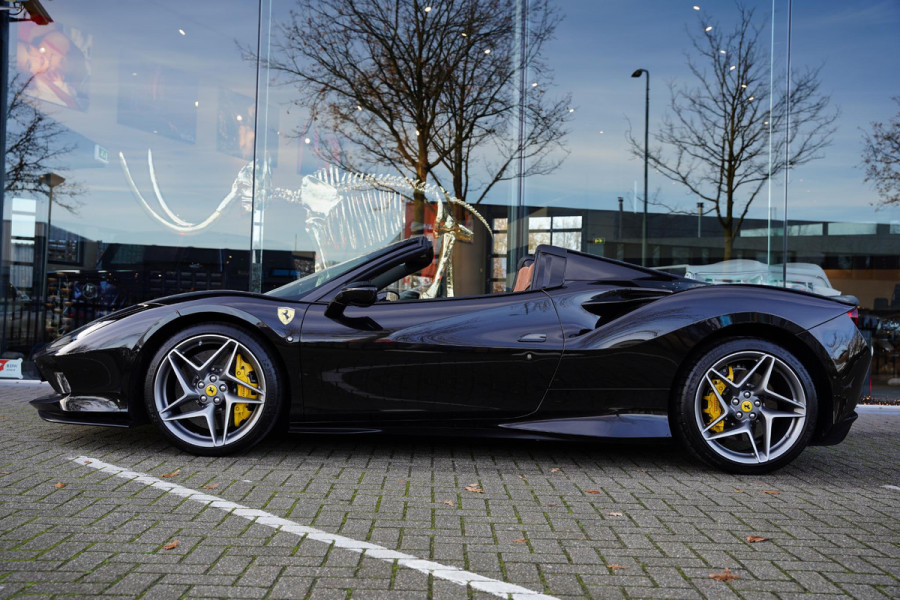 Ferrari F8 Spider 3.9 V8 HELE Cuoio Interior 18 D.Km