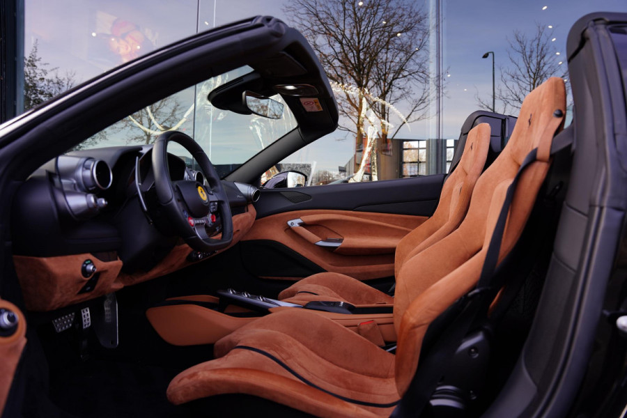 Ferrari F8 Spider 3.9 V8 HELE Cuoio Interior 18 D.Km