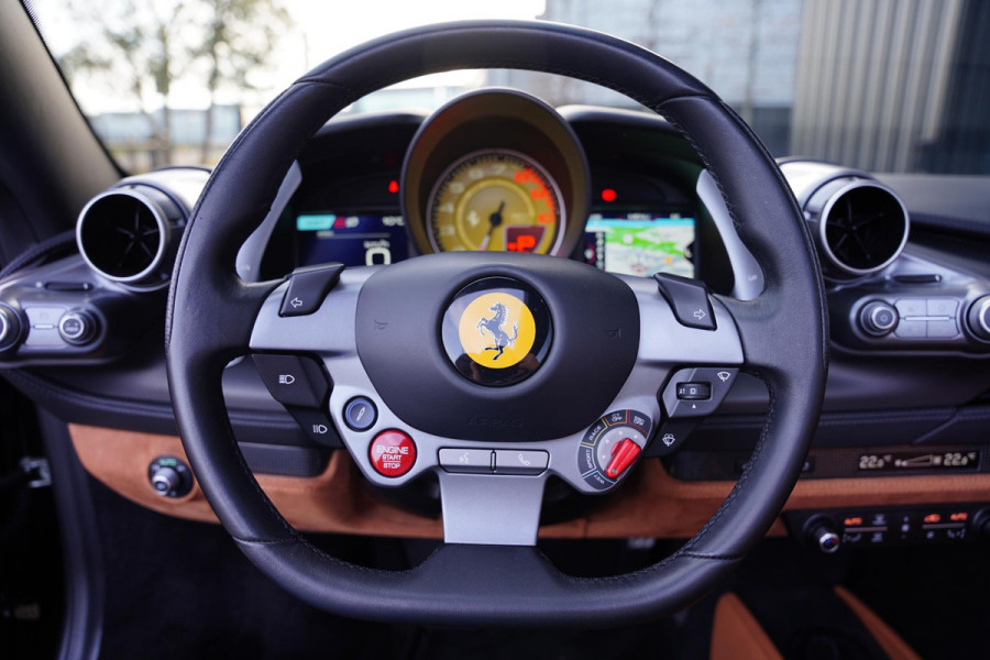 Ferrari F8 Spider 3.9 V8 HELE Cuoio Interior 18 D.Km