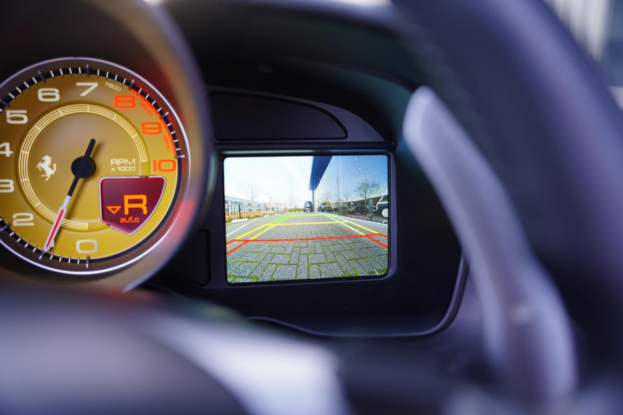 Ferrari F8 Spider 3.9 V8 HELE Cuoio Interior 18 D.Km