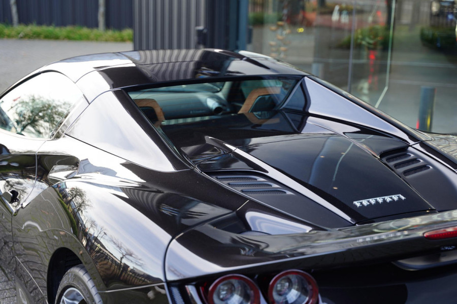 Ferrari F8 Spider 3.9 V8 HELE Cuoio Interior 18 D.Km