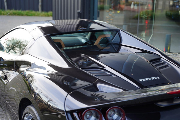 Ferrari F8 Spider 3.9 V8 HELE Cuoio Interior 18 D.Km