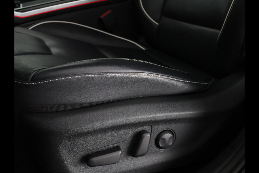 Kia e-Niro ExecutiveLine 64 kWh 450 km actieradius | Navigatie | Stoelverwarming | Leder |