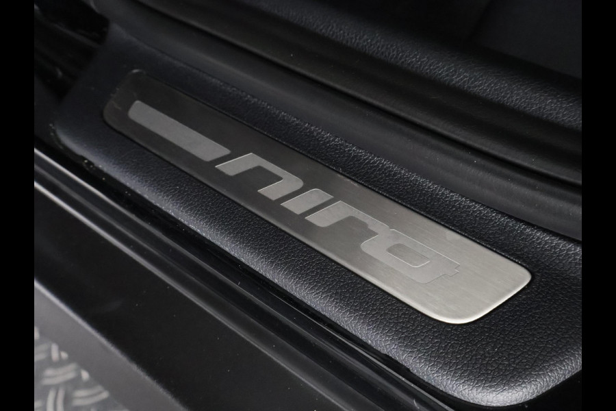 Kia e-Niro ExecutiveLine 64 kWh 450 km actieradius | Navigatie | Stoelverwarming | Leder |