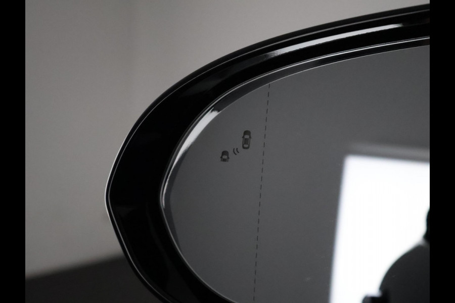 Kia e-Niro ExecutiveLine 64 kWh 450 km actieradius | Navigatie | Stoelverwarming | Leder |