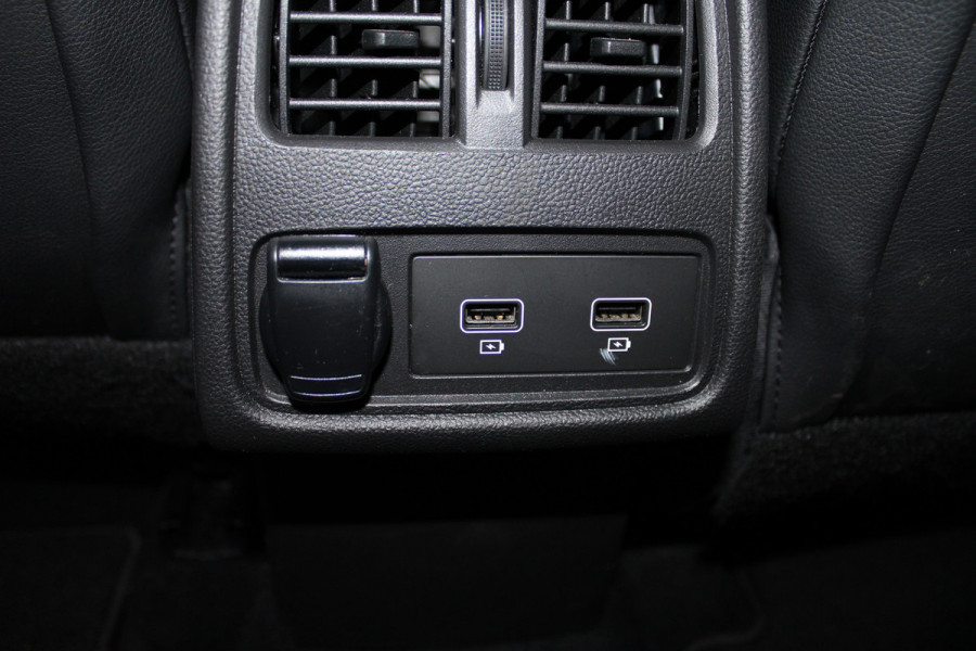 Renault Captur 1.6 E-Tech Plug-in Hybrid 160 Intens | Trekhaak | Navigatie | Camera | Cruise Control | Keyless