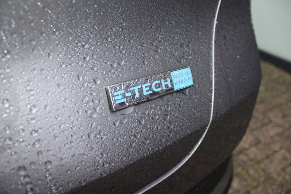 Renault Captur 1.6 E-Tech Plug-in Hybrid 160 Intens | Trekhaak | Navigatie | Camera | Cruise Control | Keyless