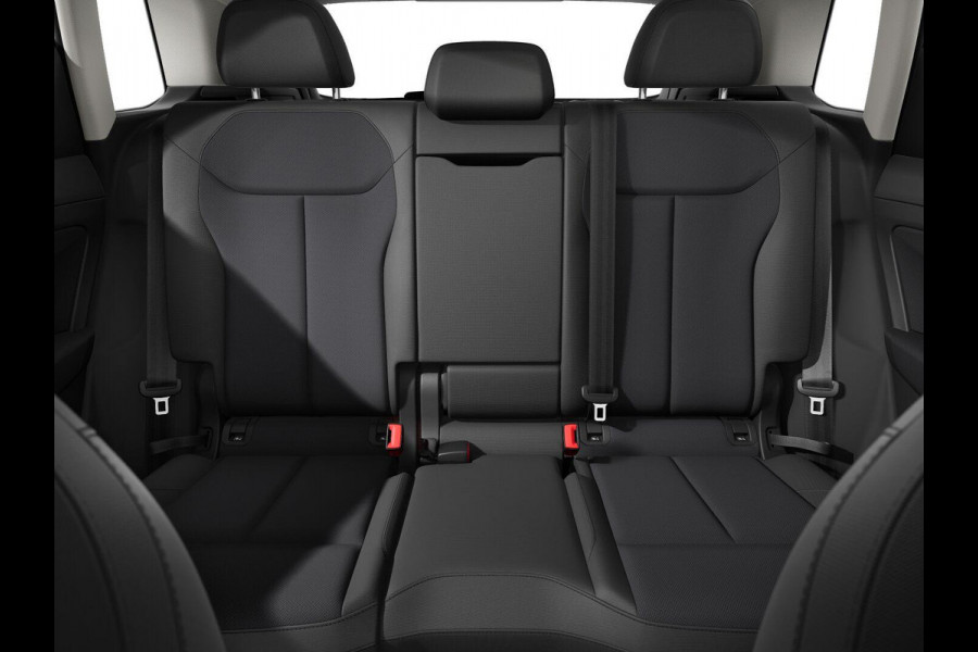 Audi Q3 Advanced edition e-hybrid 200 kW / 272 PK | Techniekpakket plus | Ambiente lichtpakket plus | Achteruitrijcamera | Panoramadak| Dodehoek detectie |