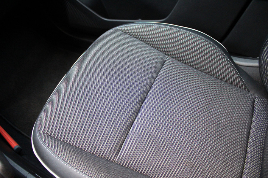 Renault Captur 1.6 E-Tech Plug-in Hybrid 160 Intens | Trekhaak | Navigatie | Camera | Cruise Control | Keyless