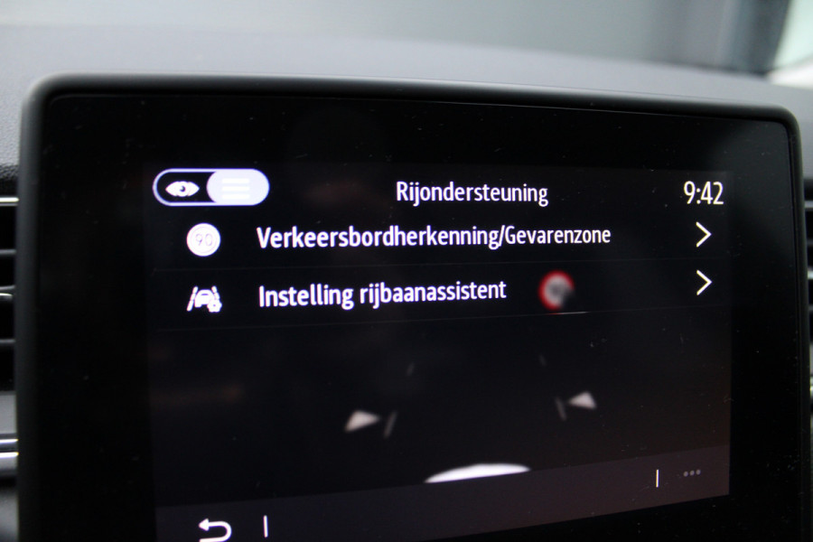 Renault Captur 1.6 E-Tech Plug-in Hybrid 160 Intens | Trekhaak | Navigatie | Camera | Cruise Control | Keyless