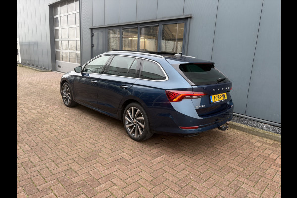 Škoda Octavia Combi 1.5 TSi 150pk First Edition SCHUIFDAK/VIRTUAL/CARPLAY/TREKHAAK/18INCH/STOELVERWARMING