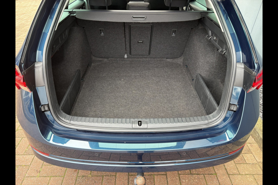 Škoda Octavia Combi 1.5 TSi 150pk First Edition SCHUIFDAK/VIRTUAL/CARPLAY/TREKHAAK/18INCH/STOELVERWARMING