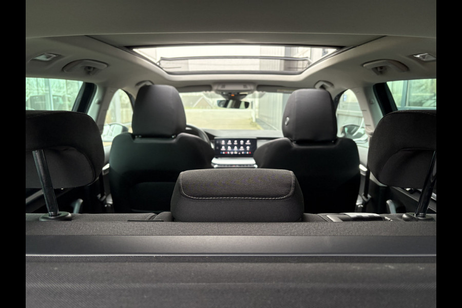 Škoda Octavia Combi 1.5 TSi 150pk First Edition SCHUIFDAK/VIRTUAL/CARPLAY/TREKHAAK/18INCH/STOELVERWARMING