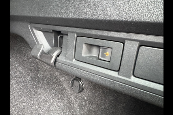 Škoda Octavia Combi 1.5 TSi 150pk First Edition SCHUIFDAK/VIRTUAL/CARPLAY/TREKHAAK/18INCH/STOELVERWARMING