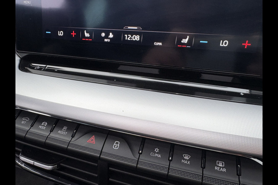 Škoda Octavia Combi 1.5 TSi 150pk First Edition SCHUIFDAK/VIRTUAL/CARPLAY/TREKHAAK/18INCH/STOELVERWARMING