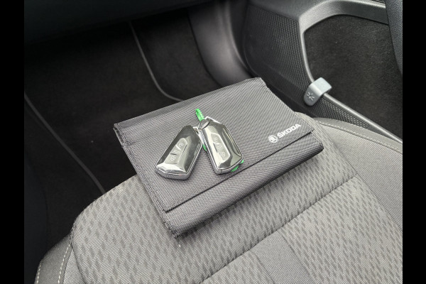 Škoda Octavia Combi 1.5 TSi 150pk First Edition SCHUIFDAK/VIRTUAL/CARPLAY/TREKHAAK/18INCH/STOELVERWARMING